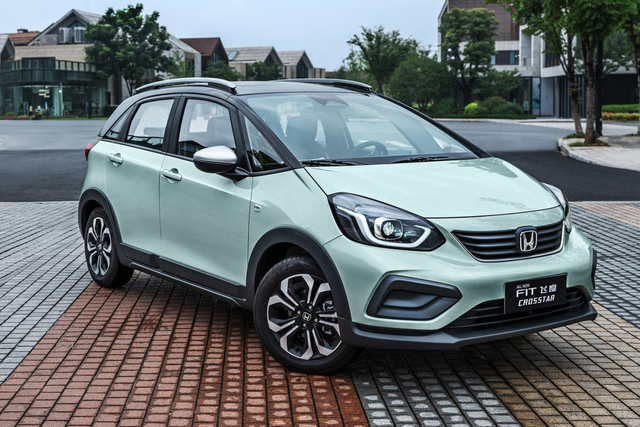 第四代飞度8.18万起售，六款车型选哪款？低配堪称“毛坯车”