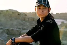 刀郎前妻嫌弃他家穷，生下孩子40天半夜逃跑，现在活成这样！图片
