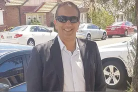 天降横财！澳洲男子收拾储藏室，竟发现去世父亲存了几百卷卫生纸图片