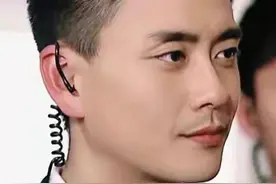 天生“花心脸”，痞帅不油腻，这6位自带坏男生魅力，不耍帅也酷图片