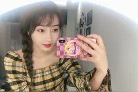 宣璐和Lisa，都是88斤，仗着女团身材，挑战露腰装，美的风格不同图片