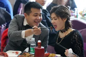 嫁到中国农村的法国美女，不愿意回国，说出来的话，很搞笑图片