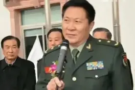 “假少将”董宪维：行骗380万，被抓后反问民警：我不是少将吗？图片