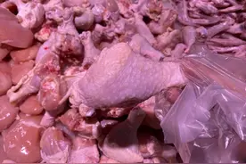 买鸡腿时，大鸡腿好还是小鸡腿好？原来这么多年我都买错了图片