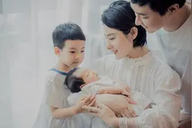 产后有多难？刘璇王弢同时抑郁情绪崩溃，刘璇甚至欲将儿子送人图片