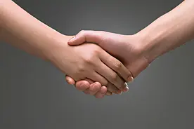 难忘当年那次温暖的握手图片