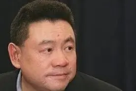 丑男黄任中：年赚56亿，用20亿泡妞，扬言没有女人吃不下饭图片