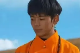 凭什么丁真，能一直得到官媒的力捧图片