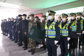 观山湖区11个部门联合整治贵阳北站区域各类乱象图片