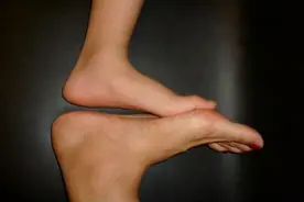 “人小脚大”以后个子不会低？看看“身高脚长”表，就有答案了图片