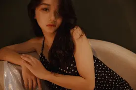 “一身黑，有人追”，黑这个颜色的魔力，不仅仅是显瘦那么简单图片