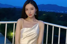 小说：我的公关妻子是公司最漂亮的女人，每天把我伺候的像大爷图片