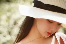 浮世三千，吾爱有三，日、月与卿，日为朝，月为暮，卿为朝朝暮暮图片