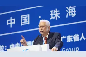 熊德龙：被中国夫妇收养的弃婴，建立商业集团，用一生回报中国图片