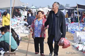 相差21岁的爱情，老来得龙凤胎个个都成才，看老夫少妻晚年啥样子图片