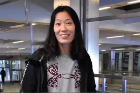 身高1米98被人取笑还催婚的女生，如今是百年一遇的国宝图片