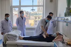 国庆不休的中国医生：在医院4天走了8万步图片