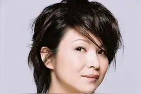 万人空巷——《妈妈再爱我一次》图片