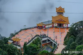 马来西亚云顶高原一座寺庙，与福建安溪县的极为相似，这是为何？图片