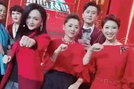 主持人曹颖重回央视？尖下巴像倒三角太怪异，头比杨帆春妮大一圈图片