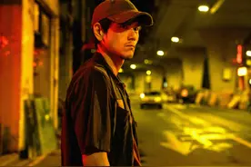 又再一次被彭于晏圈粉了！精瘦身材，肌肉紧致，太有男人味了图片