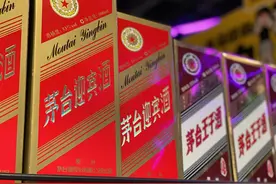 石家庄超2万村民大转移异地隔离；贵州茅台股价刷新历史新高……图片