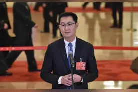高考739分上了深圳大学，如今资产千亿，他为何饱受家长非议图片