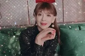 50岁“仙女奶奶”火了，带孙女出门被误认是宝妈，儿媳太尴尬图片