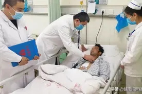 7厘米钉子穿透心脏，医生争分夺秒跑赢死神图片