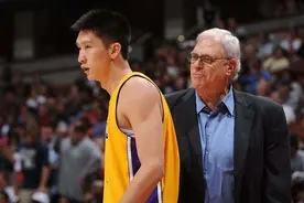 身高2米05，打后卫！男篮史上天赋最好的后卫，要退役了吗？图片