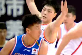 拒绝爆冷！广东3分险胜四川，胡明轩36分，裁判关键吹罚有争议图片