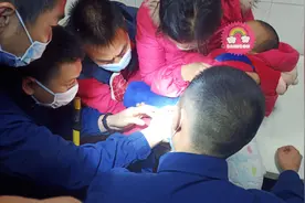两岁男孩被裤子拉链卡住，医生都无能为力，五类衣服家长别再买了图片