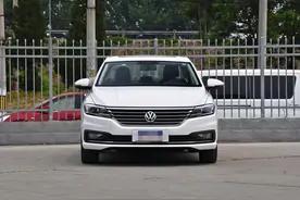 开完大众朗逸，再换到别克威朗上，车主：对比后就知道差距图片