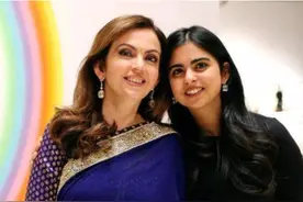 印度姑娘妈妈来中国探望女儿，见了面以后，却迟迟不敢与女儿相认图片