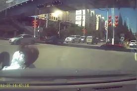 转弯机动车撞上直行电动车，这起事故你觉得应该怎么定责？图片