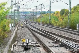 西安火车站多车次晚点、停运；陕西高速多个收费站暂时封闭→图片