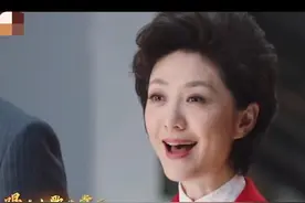 央视名嘴齐聚！海霞带着刚强康辉站中间，没看到董卿太遗憾图片