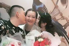 赵本山私人飞机半价卖不出，被女儿吐槽一天浪费两万，直呼要省钱图片