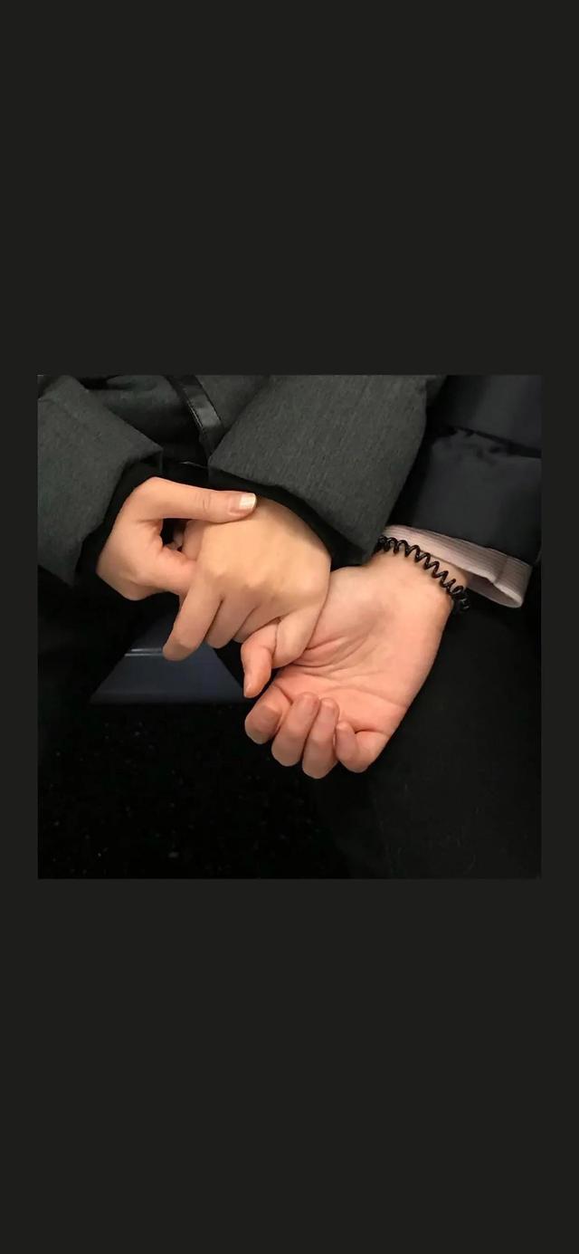 最美牵手头像系列,陪伴你一生(情侣手拉手图片真实只有手) - 冷求网