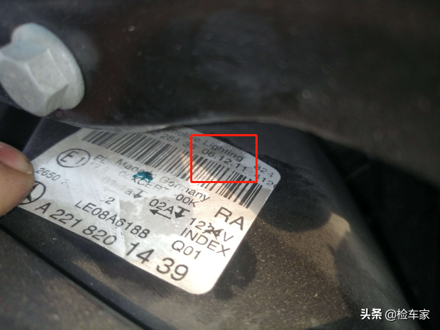 为啥奔驰S400L30万都没人买？网友：换块电池10万，爱得起伤不起