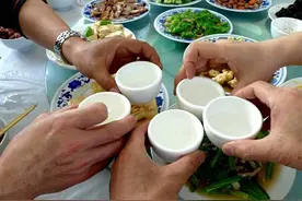 中秋聚会，这7款中档白酒，都是纯粮好酒，招待亲朋好友有面子图片