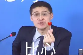 罗翔老师被人叫“罗圣”，但我喜欢他恰恰因为他是个有缺陷的凡人图片