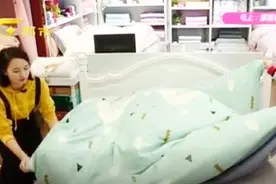 生活小妙招，省力快速又轻松的套被套方法，很实用视频封面