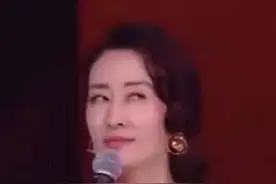 「搞笑段子」同事聚餐吃云南菜，上来一个菜，都不敢下嘴图片