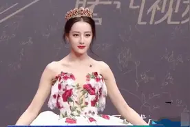 星光大赏槽点多：红毯上撒爆米花像垃圾场，孙俪名字被弄错惹尴尬图片