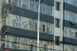 路灯亮了两天两夜没关？网友：你看榆树这条街的灯，夺亮！图片