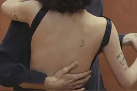 入目无别人，四下皆是你图片