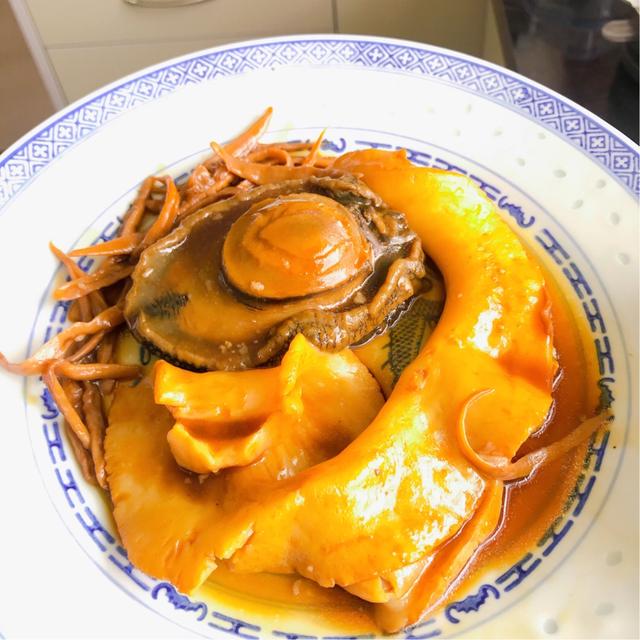 花胶和海参是温性的吗 2025年花胶海参是属于发物吗