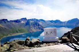 长白山天池，中国最大最深的火山湖，湖里有没有鱼？鱼从哪来的？图片