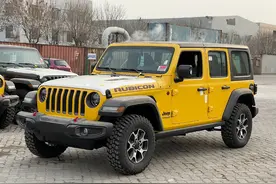 大批新款jeep牧马人亮相，2.0T+超级四驱，比卫士还帅气图片